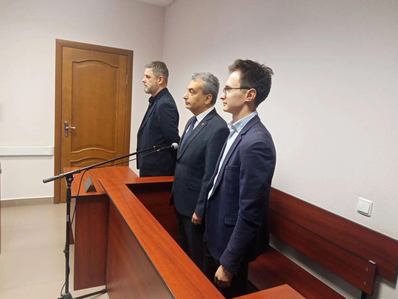 В Пскове политика Льва Шлосберга приговорили к 420 часам обязательных работ