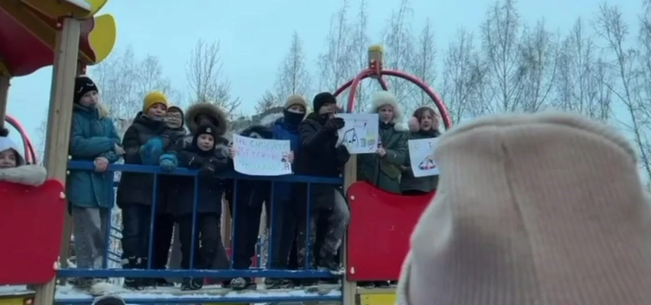 В&nbsp;Петербурге дети и&nbsp;взрослые вышли на&nbsp;митинг против&nbsp;сноса детской площадки